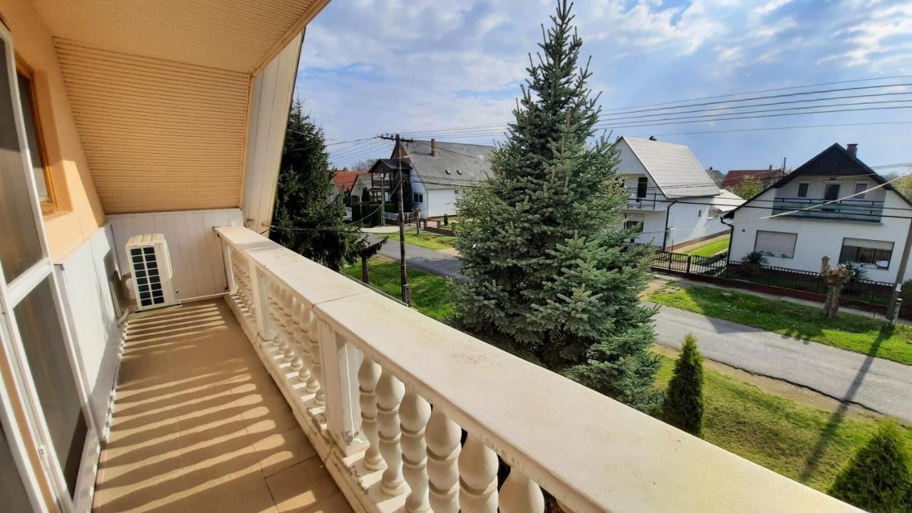 Magdalena Haz Apartment Balatonlelle Luaran gambar
