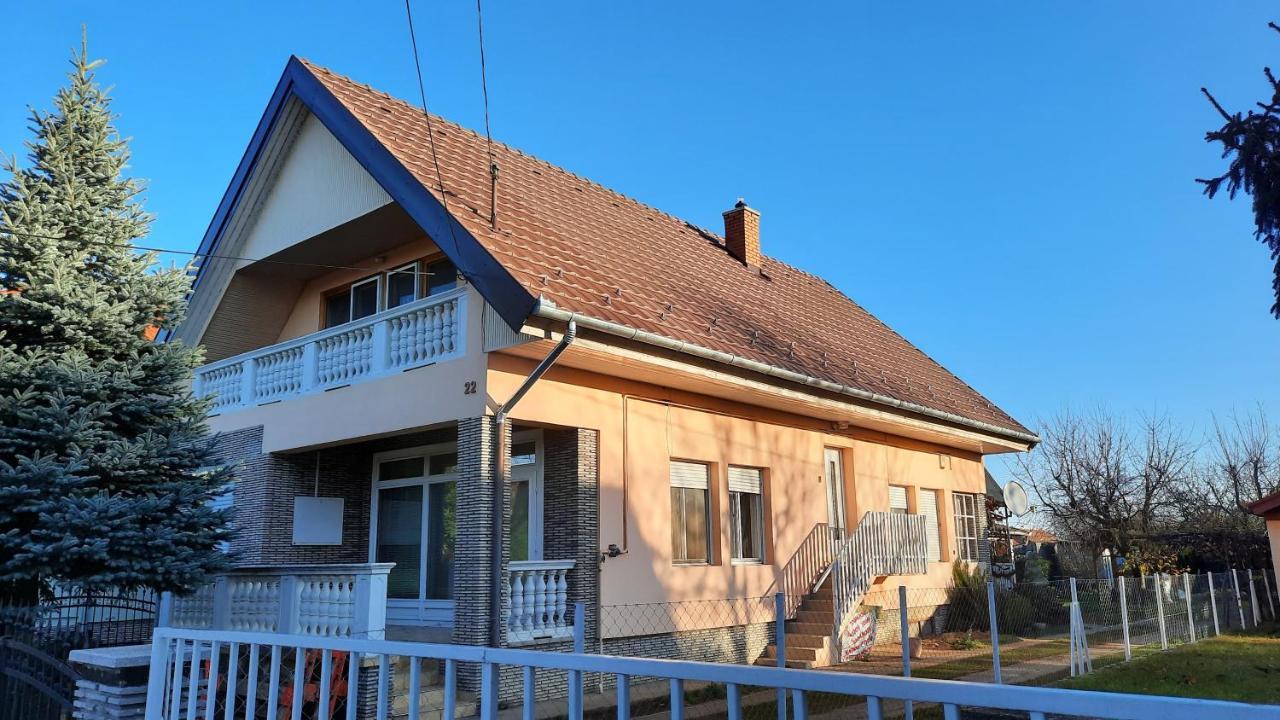 Magdalena Haz Apartment Balatonlelle Luaran gambar