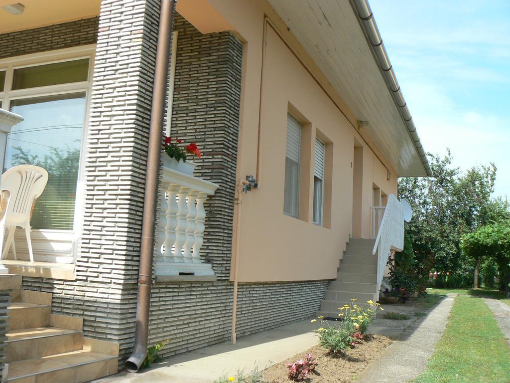 Magdalena Haz Apartment Balatonlelle Luaran gambar